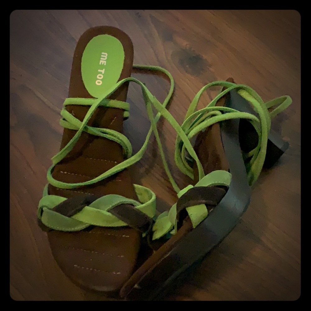 Brown/green sandal